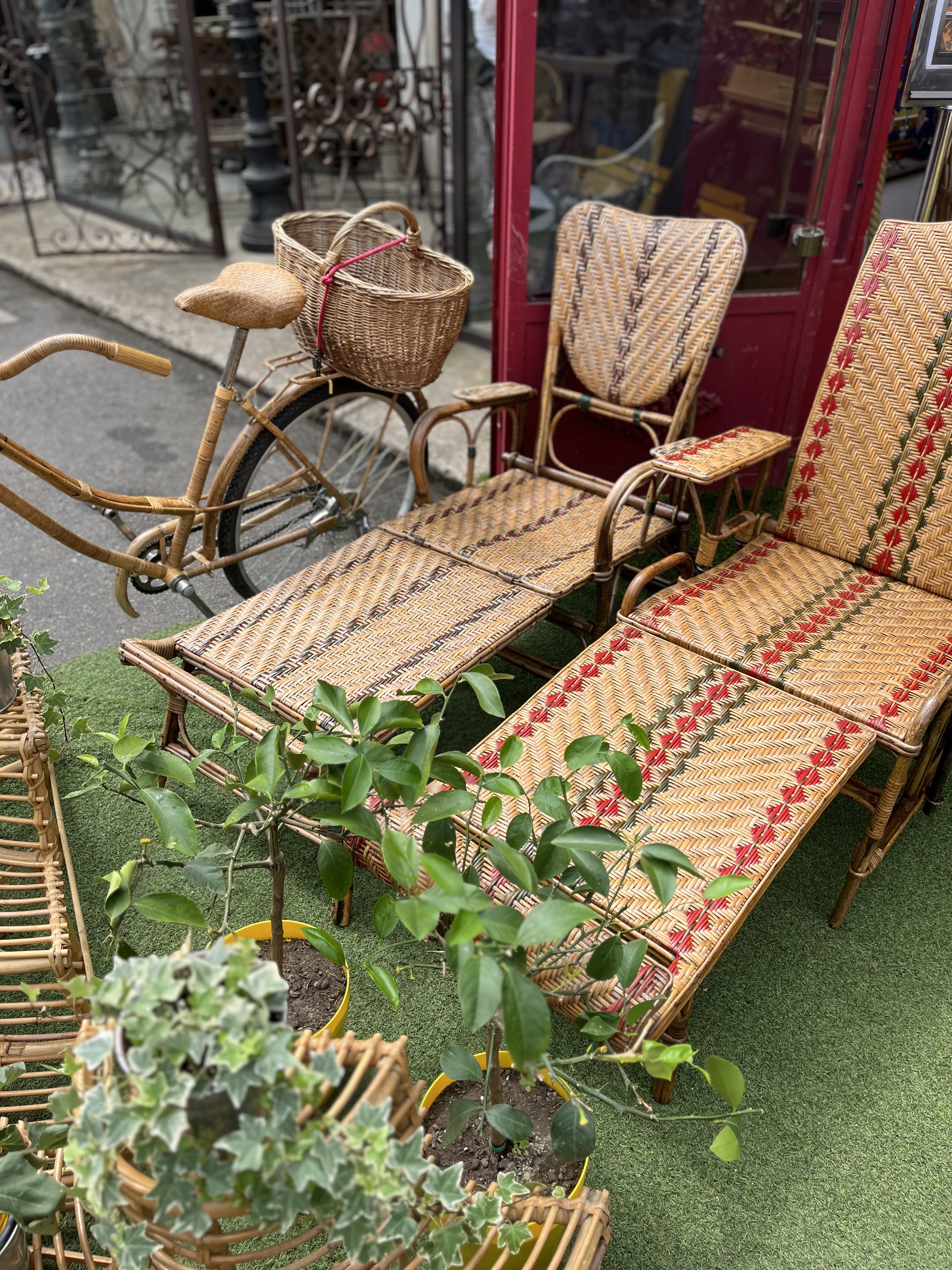 Les Marchés aux Puces de Saint-Ouen – Paris, France